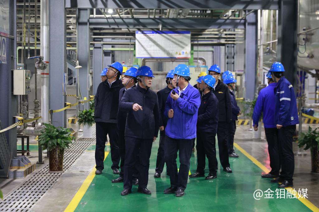 20231218-严平一行调研化学 (2).JPG