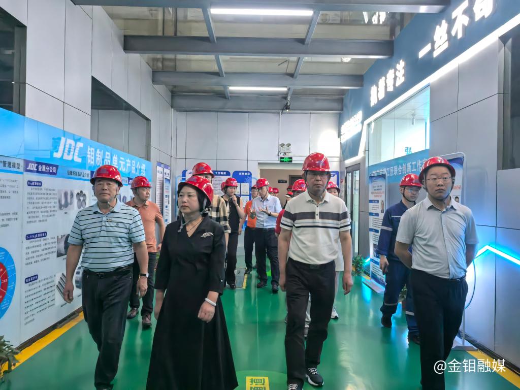 20250715-西安市人民政府驻深圳办事处组织深圳企业家代表团来公司考察交流 (1).jpg