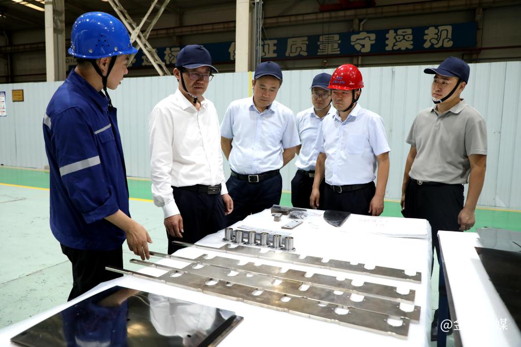 20250709-金钼集团副总经理脱志明深入金钼股份金属分公司一线 聚焦安全与发展1.JPG