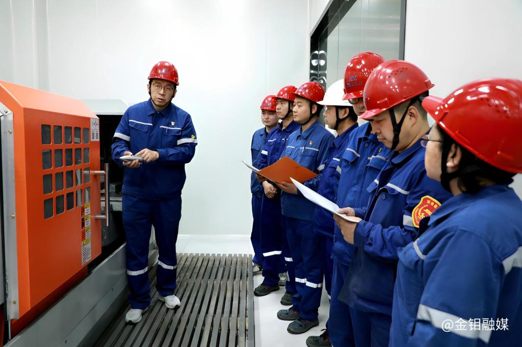 20251212-金钼股份金属材料事业部：TZM项目攻关展实力 创新实干促发展1.jpg